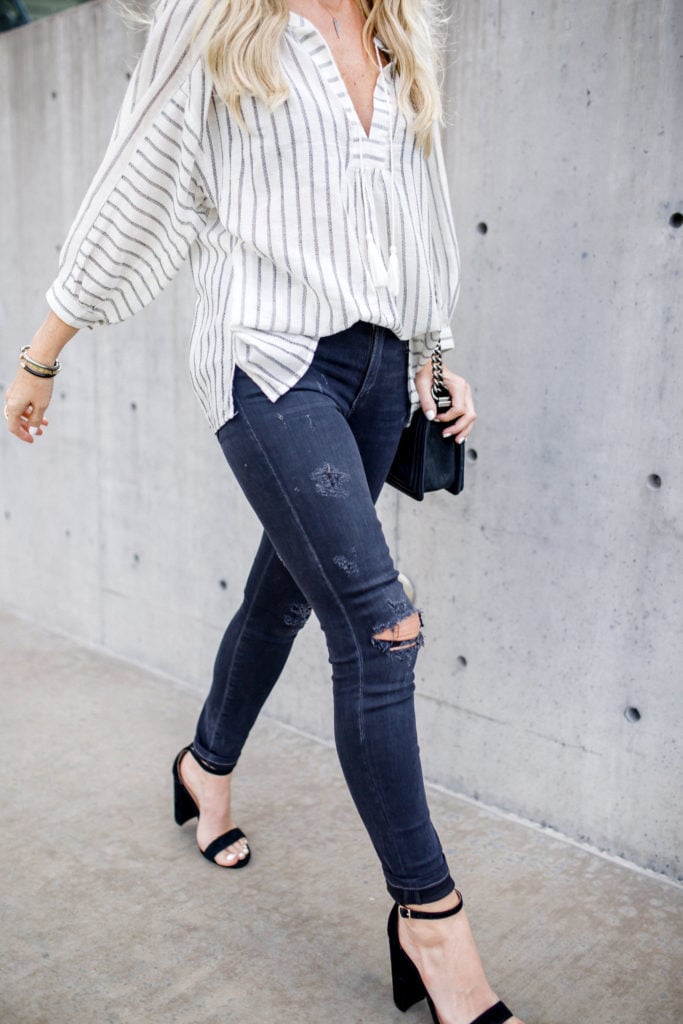 Black Ripped Jeans, Dallas Style Blogger, Black suede heels