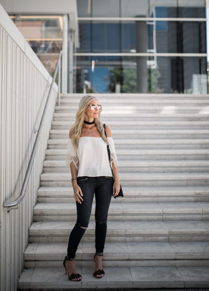 Dallas Fashion Blogger, Crochet Top, Black Velvet Choker 