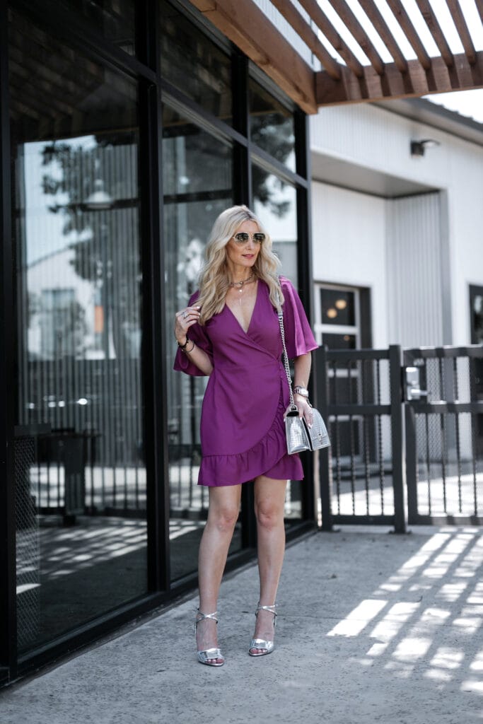 Dallas style blogger wearing Veronica beard heels