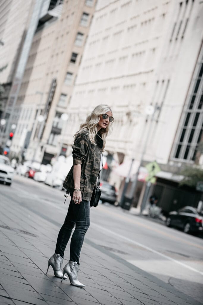 Dallas fashion blogger wearing Veronica Beard Boots