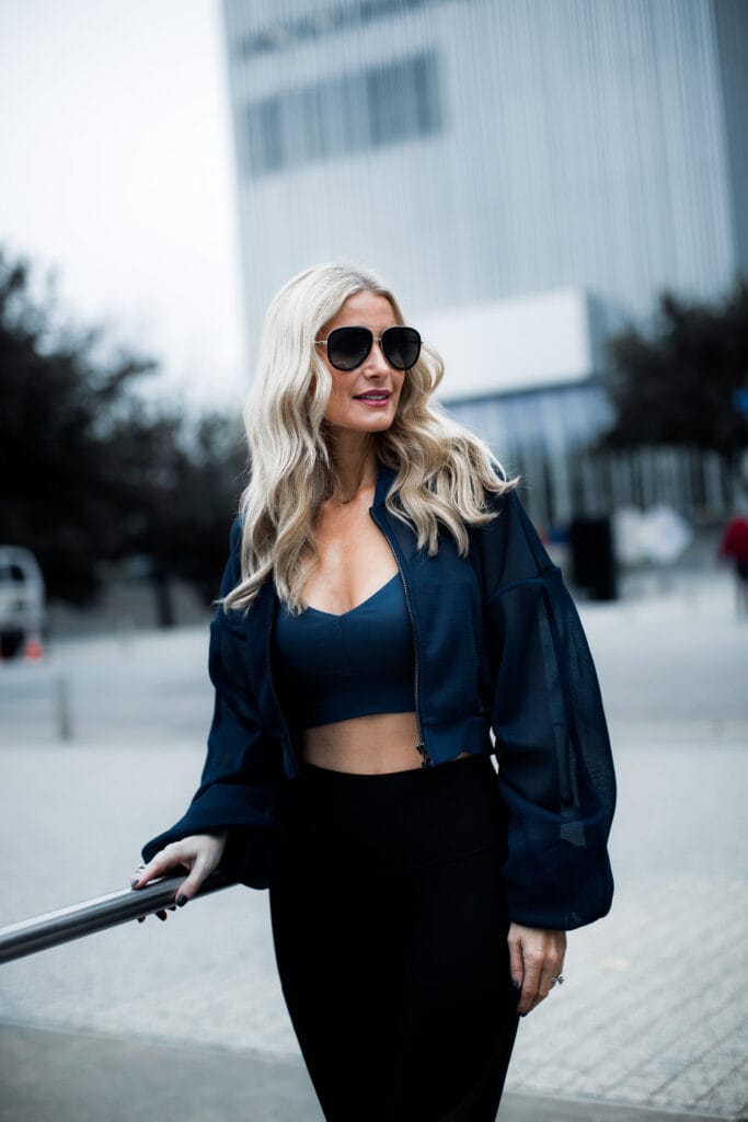 Dallas style blogger wearing yoga clothes