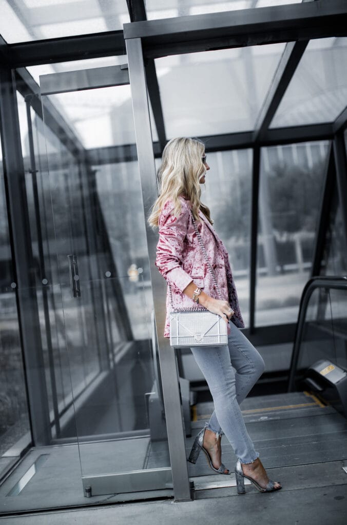 Dallas fashion blogger wearing velvet blazer and snake print heels