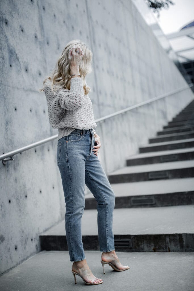Spring Shoes - Dallas blogger wearing nude heels and Mom jeans