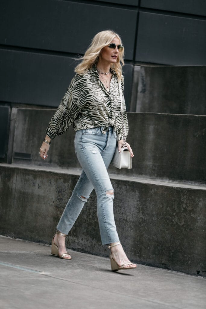 Dallas blogger wearing Topshop top and Sam Edelman wedges