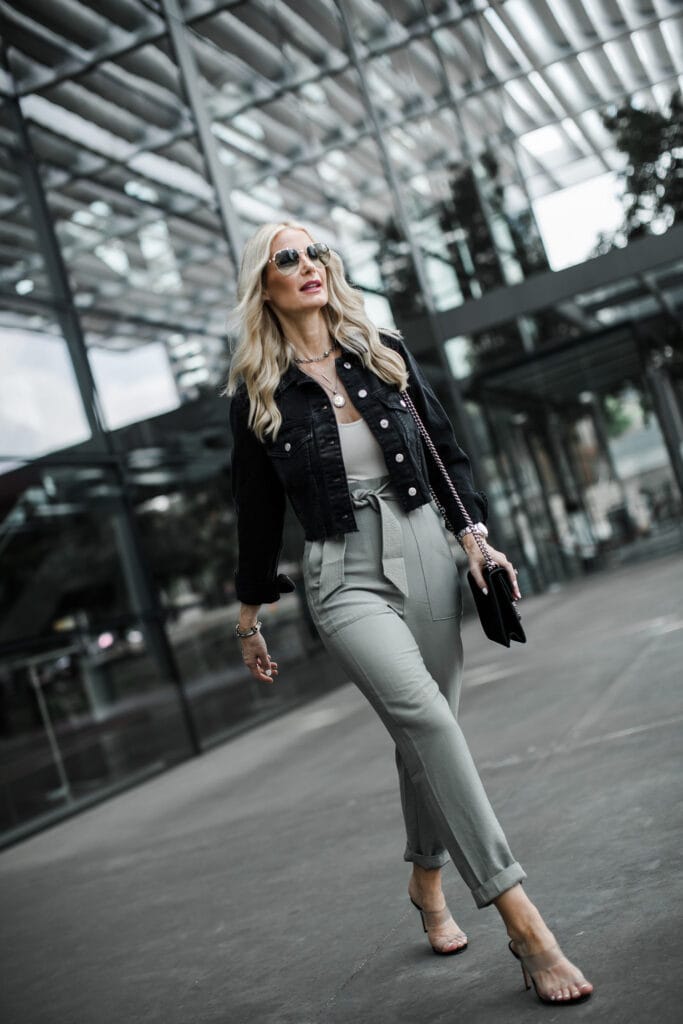 Dallas blogger wearing affordable wardrobe basics