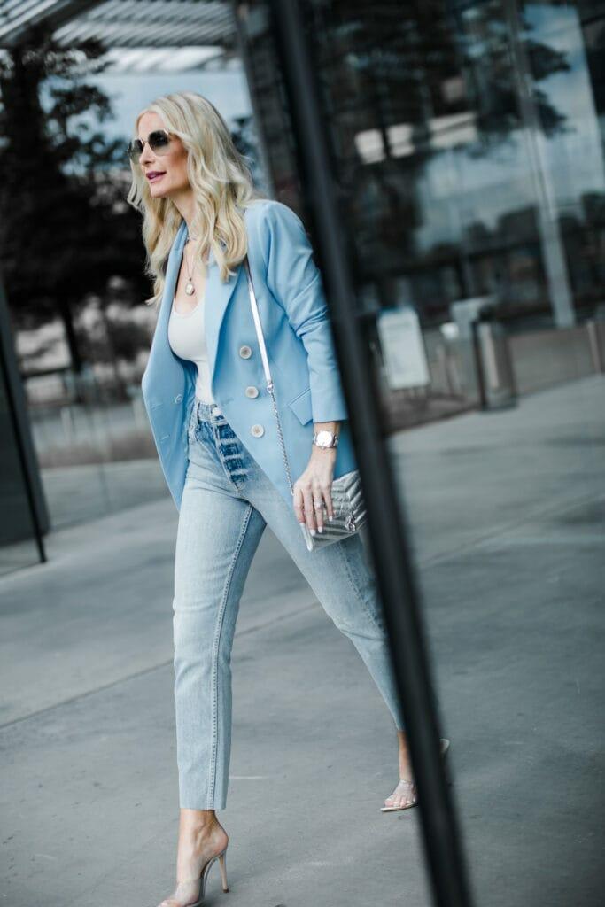 Dallas fashion blogger wearing a blue blazer and Trave denim