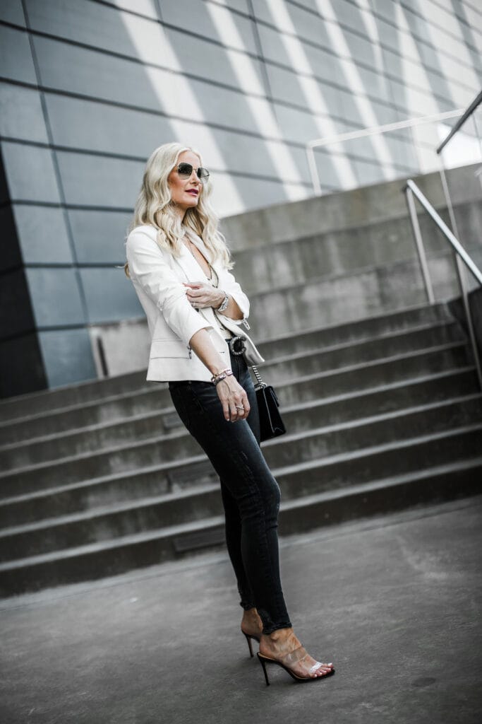 How to wear black skinny jeans over age 40