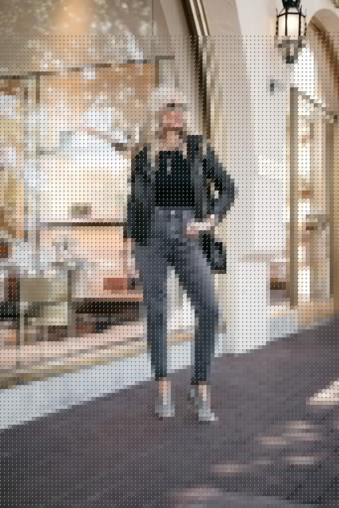 Dallas blogger wearing a black leather jacket