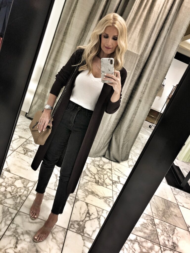 Dallas fashion blogger wearing Something Navy jeans