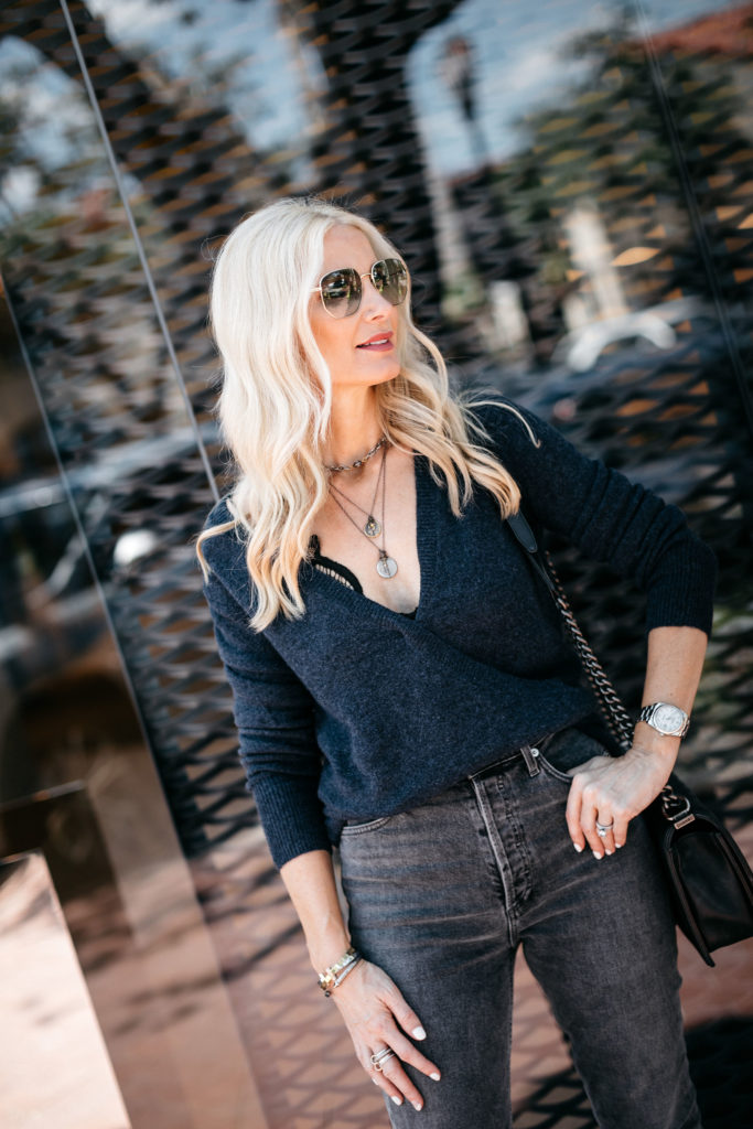 Dallas blogger wearing a Madwell sweater 