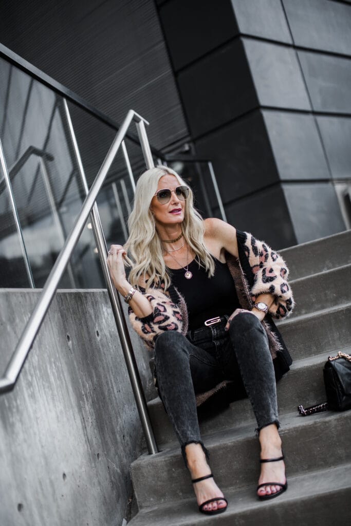 Dallas Blogger Wearing Gucci Belt And Steve Madden Heels