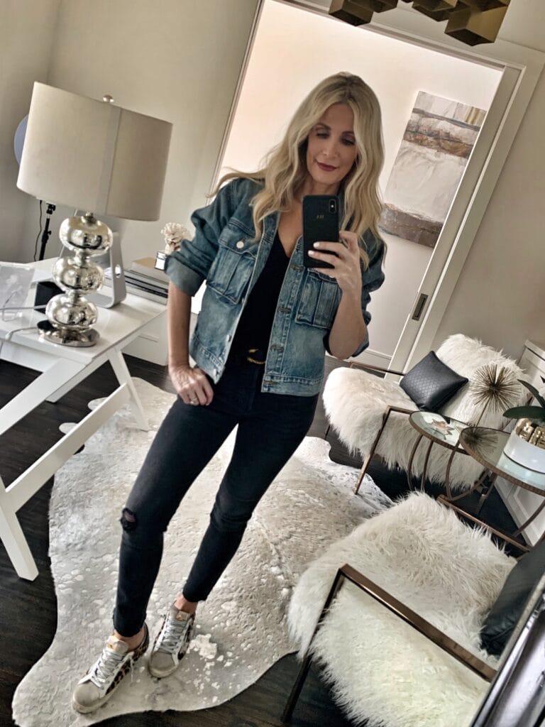 Dallas blogger wearing a cropped denim jacket