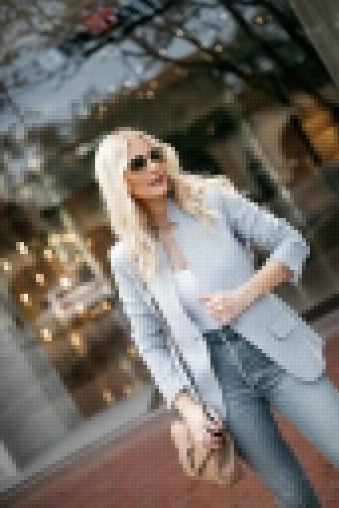 Dallas blogger wearing a blazer and jeans