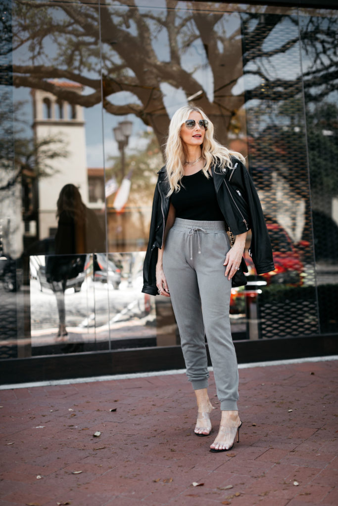 Dallas blogger wearing a black leather jacket 