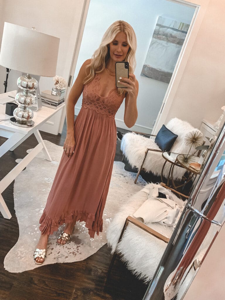 Dallas blogger wearing a Free People mauve dress for summer with gold sandals
