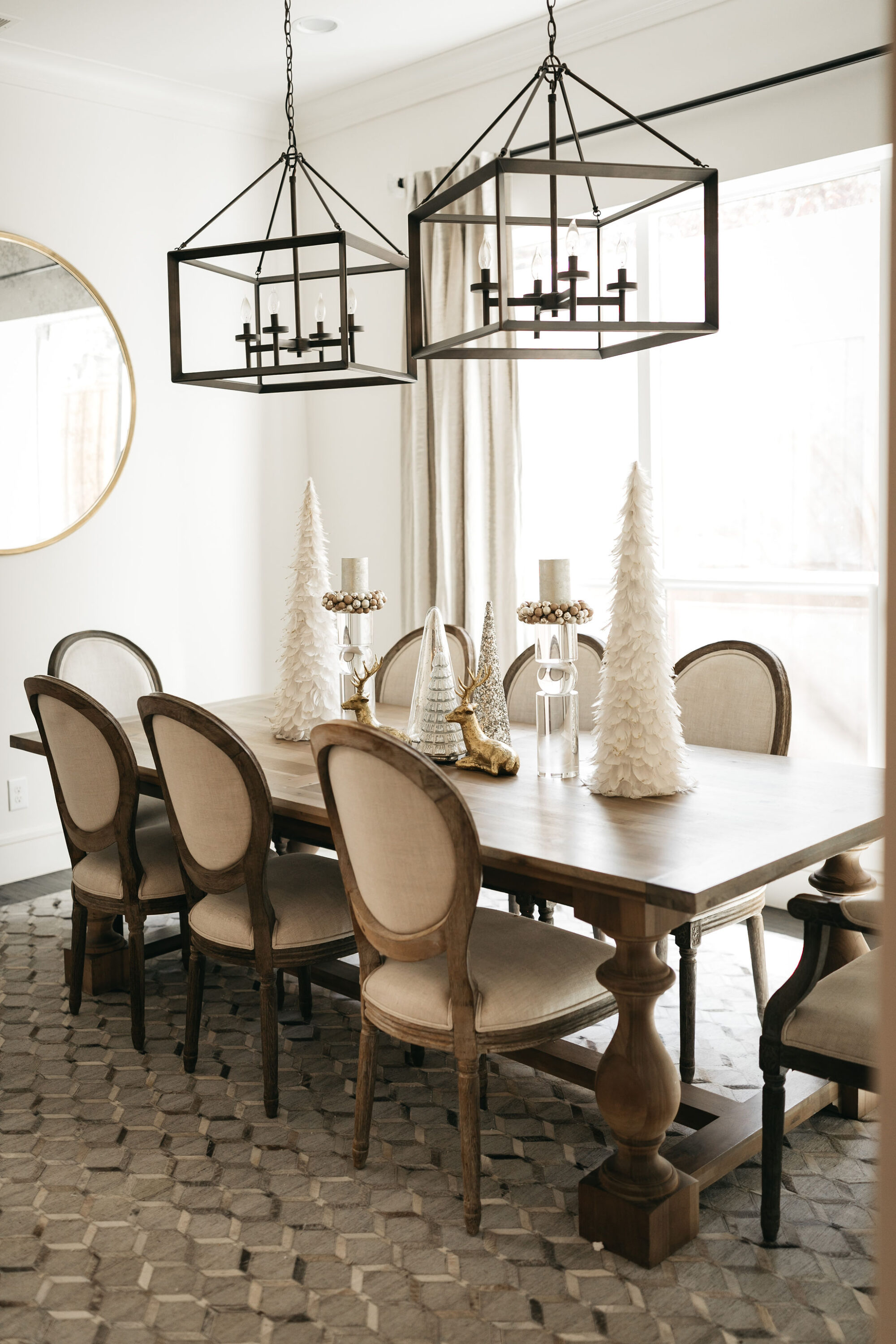 Kitchen and Dining room holiday decor
