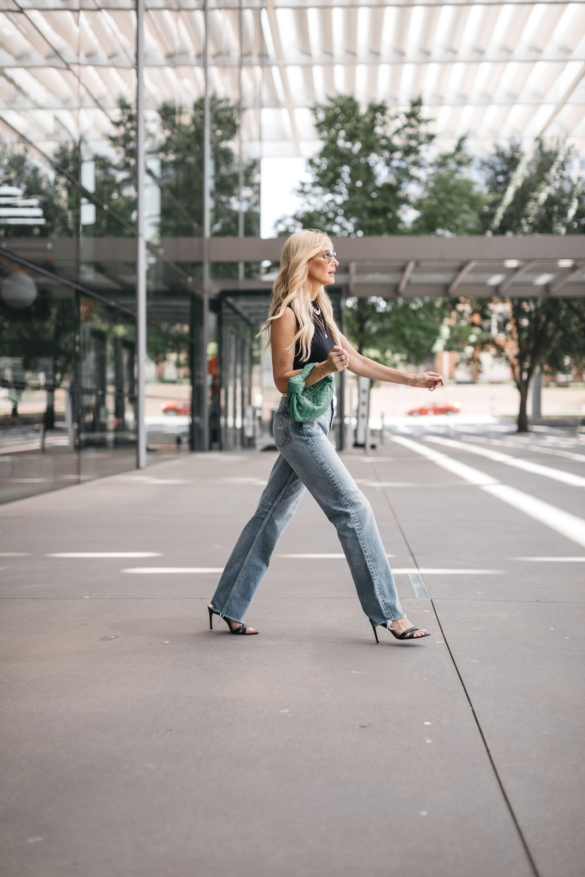 Dallas fashion blogger over 40 wearing baggy denim as one of the best fall fashion trends of 2022