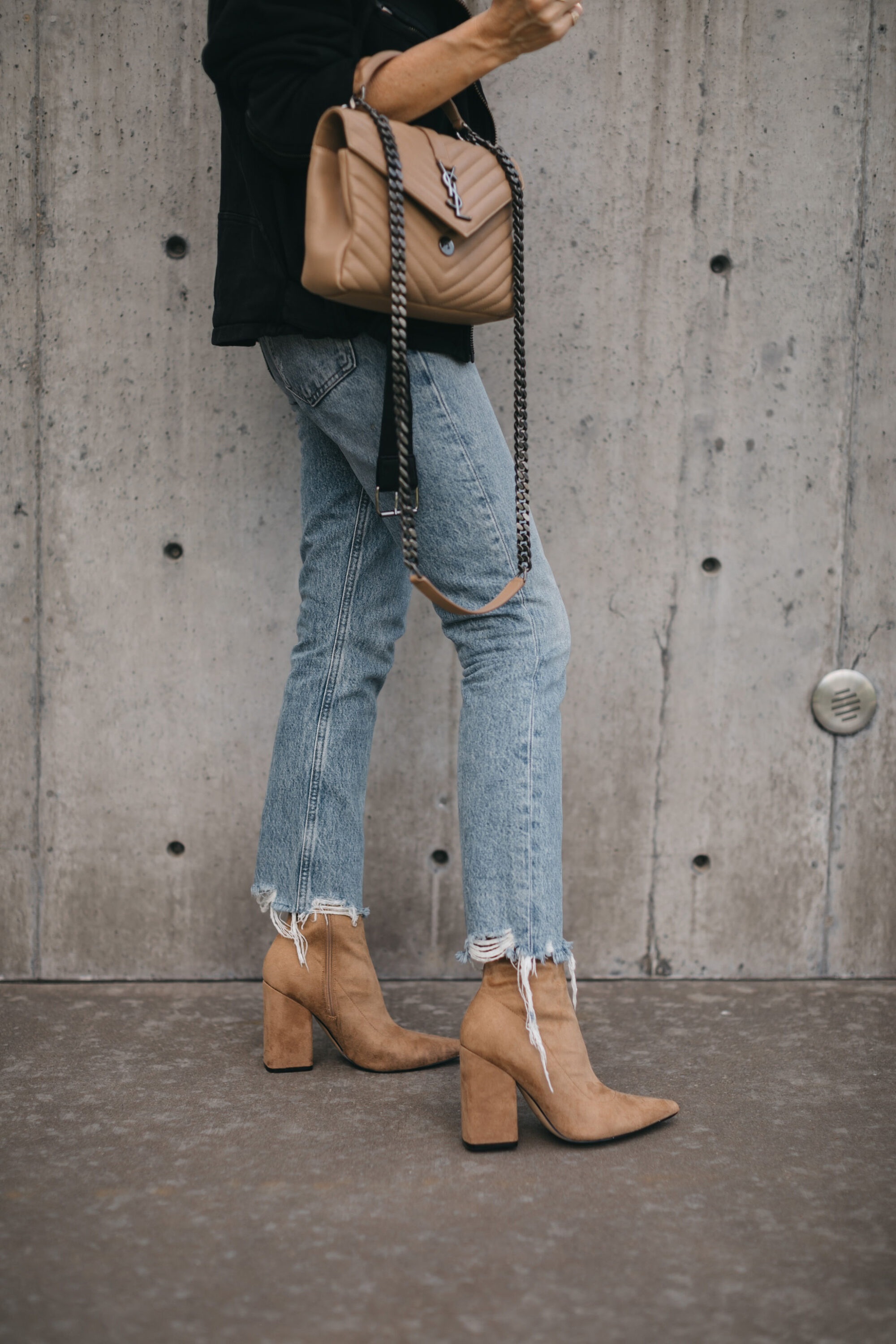 Dallas fashion blogger wearing the best denim to wear with ankle boots.