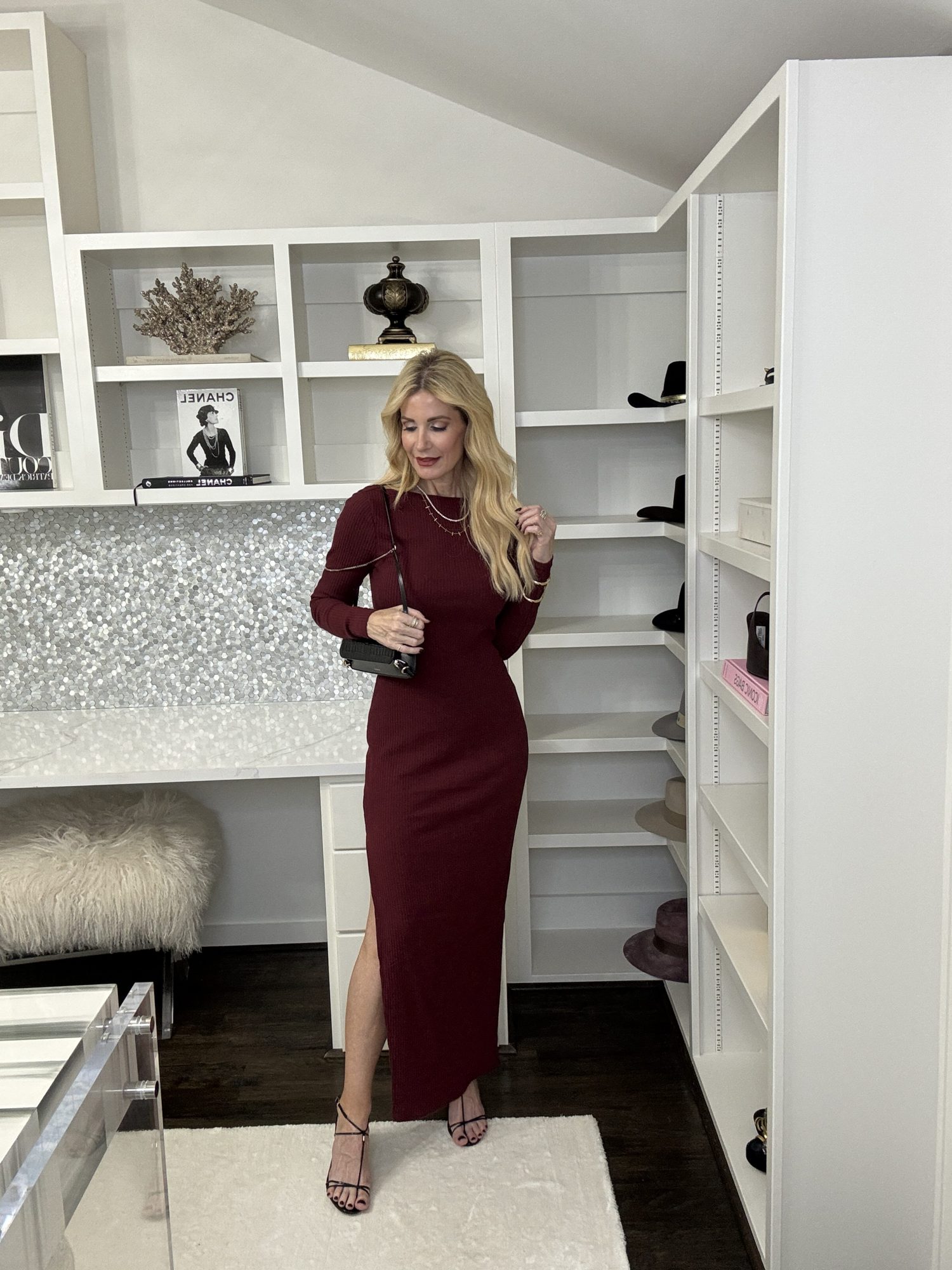Dallas fashion blogger wearing a red sheath dress that is on sale as one of the best black Friday steals.