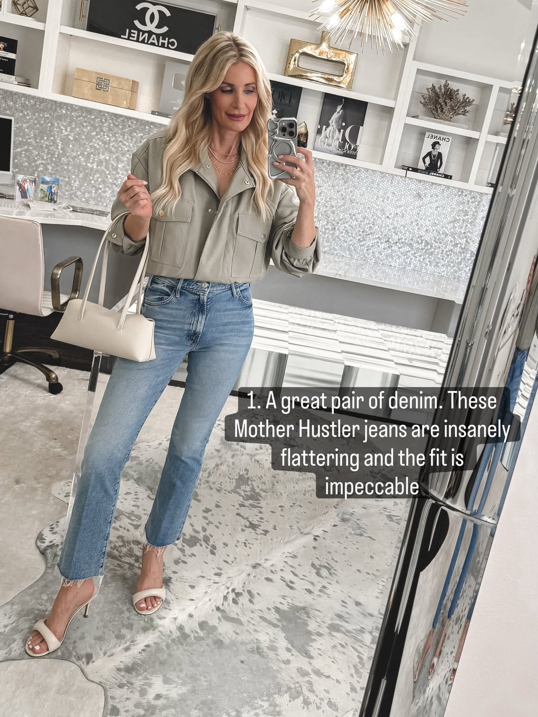 Dallas fashion blogger for women over 40 wearing Mother Hustler jeans as a way to look younger over 40,